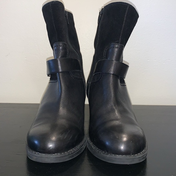 Clarks Leather and Suede Stacked Heel Boots. Size 10. - Picture 5 of 13